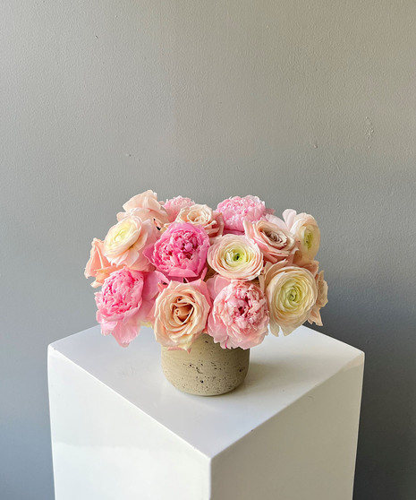 pink and cream floral arrangement