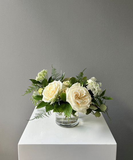 white flowers in bouquet