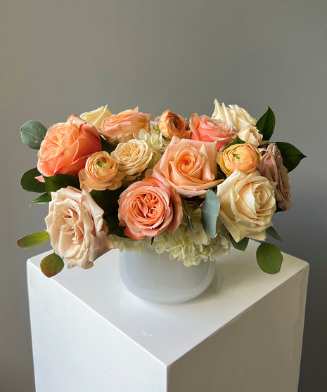 peach and cream floral arrangement