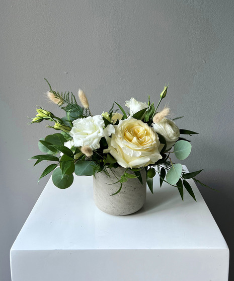 neutral petite floral arrangement