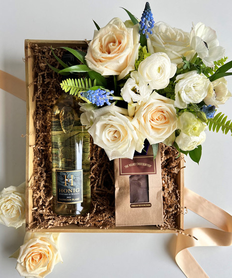 cream flowers with wine and chocolate