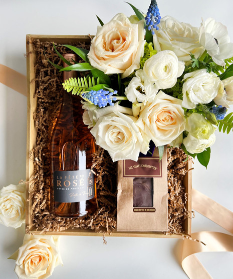 cream flowers with wine and chocolate